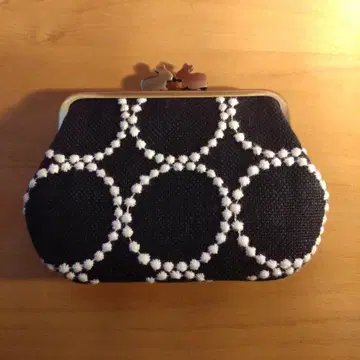 토끼 금장 장식 블랙 화이트 원형 미니 지갑 탬버린 핸드메이드