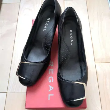 REGAL 블랙 스퀘어토 플레인 펌프스