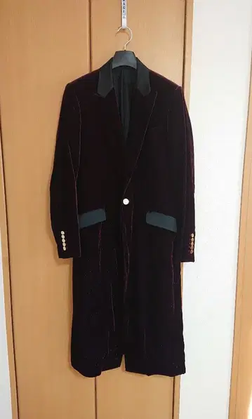 BENNU 라메 체스터 코트