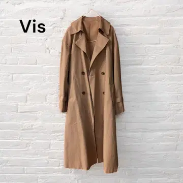 베이지 더블 브레스트 트렌치코트