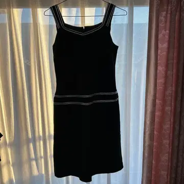 블랙 슬리브리스 원피스