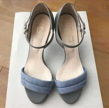 [ 미사용품 ] 디셋 디셋 샌들 펌프스 힐 스트랩 포함