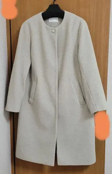 비쥬 부착 코트