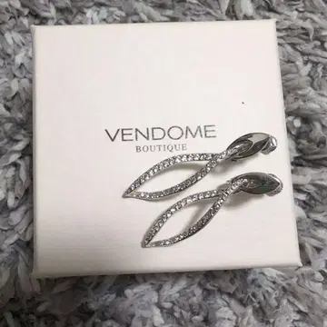 거의 새 상품 VENDOME 실버 웨이브 귀찌 선물 반돔