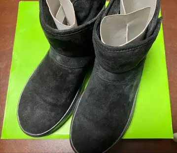 크록스 블랙 스웨이드 숏부츠