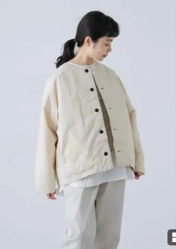 카구레 Quilted 쇼트 코트 아이보리 아우터