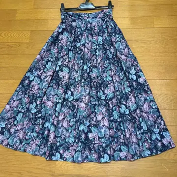 로라 애슐리 턱 스커트 7호