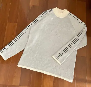 데상트 골프 모크넥 니트 스웨터 남성용 M 사이즈