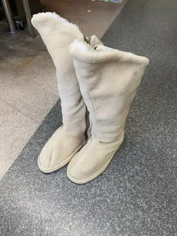 [ 미사용 새상품 ] 24.0cm 모코모코 롱 부츠