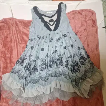 axes femme 장미 패턴 스카이블루 원피스