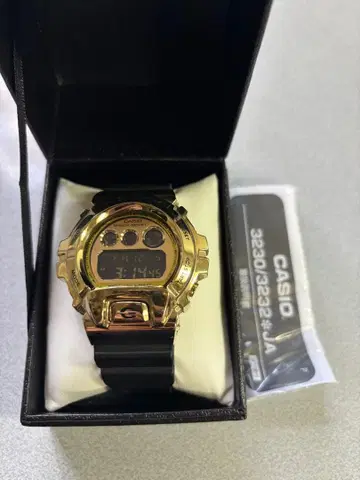 CASIO G-SHOCK 골드 블랙 디지털 시계