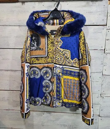 새상품급 LOVE MOSCHINO 모스키노 올 패턴 다운 자켓 퍼