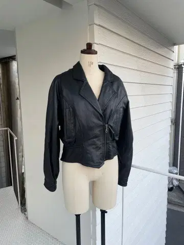 숏 기장 가죽 자켓 블랙