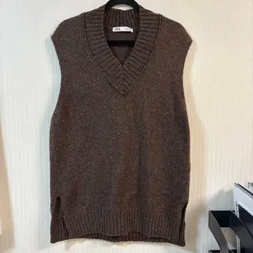 ZARA 브라운 V넥 니트 베스트