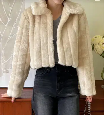 에코 퍼 칼라 크롭 자켓