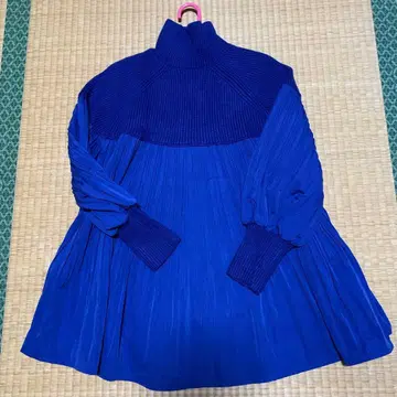 파란색 니트 스웨터 M~L 사이즈