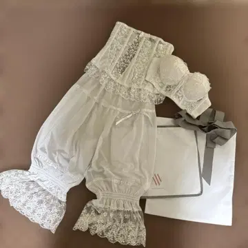 화이트 브라이덜 이너 D65