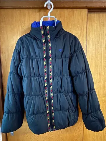 다운 자켓 블랙/블루 리버서블 타입