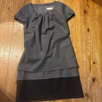 A.R. 그레이 반팔 무릎 기장 원피스 사이즈 2