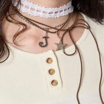 TINA : JOJUN 참 포함 멀티 목걸이