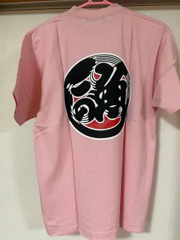 지베크 뒷면 [우오가시] 핑크 T셔츠 M 사이즈