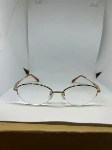 실버 오벌 프레임 안경