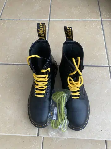 닥터마틴 8홀 교토 한정판 새상품급