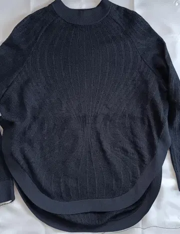 [ 새상품 ] ODLO Zaha Hadid 블랙 긴팔 니트 XS