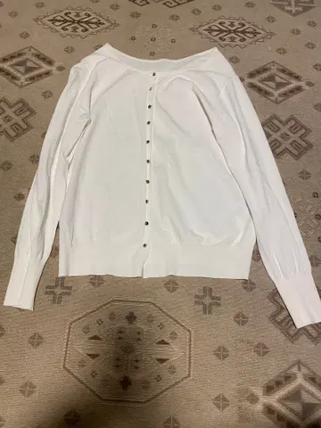 온워드 화이트 긴팔 가디건 사이즈 40