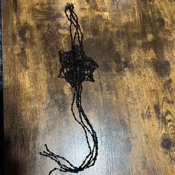 MOGA 블랙 비즈 목걸이 레이스풍 꽃 모티브