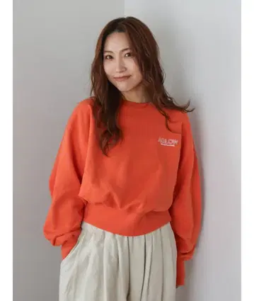 Ungrid 언그리드 로고 자수 숏 맨투맨