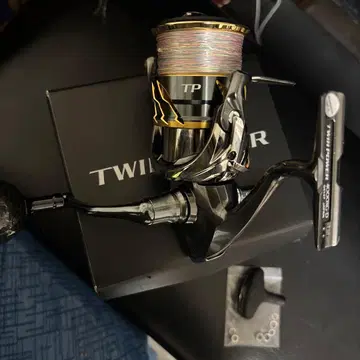 트윈 파워 4000 TP 스피닝 릴