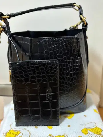 ZARA 블랙 크로커다일풍 숄더백