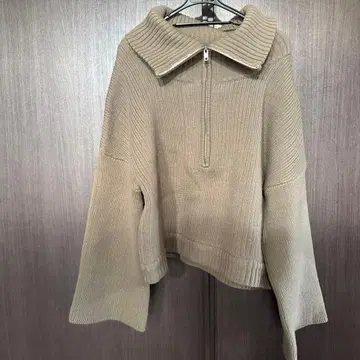 ELIN 하이넥 지퍼 니트 베이지