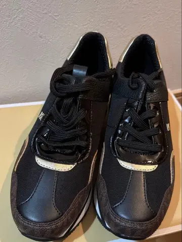 마이클코어스 스니커즈 6