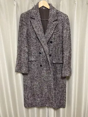 미라 오웬 코트