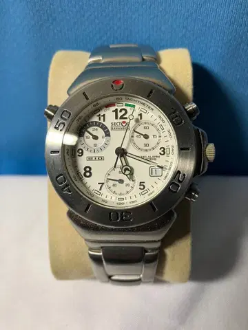 [배터리 방전] SECTOR 크로노그래프 손목시계 T04