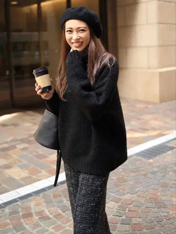 ELENORE TOKYO / 오버 사이즈 블랙 터틀넥 니트