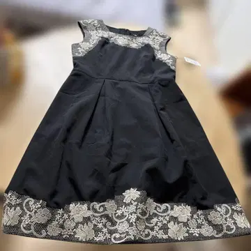 블랙 레이스 장식 슬리브리스 원피스 새상품 택 세리자와