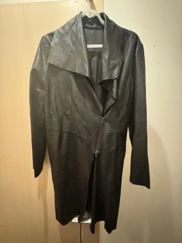 [ 새상품급 ] BASILE28 램 가죽 코트