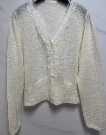 화이트 니트 가디건 긴팔