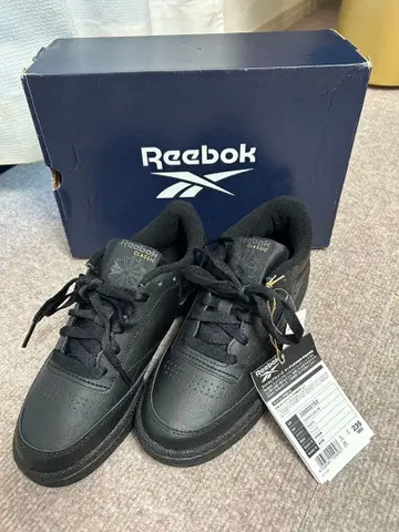 미사용 새상품 리복 스니커즈 여성용 23.5cm 블랙