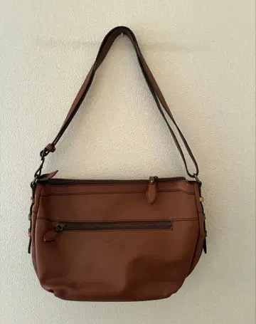 다코타 숄더백 메트로