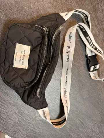 뷰티풀 피플 바디백 블랙