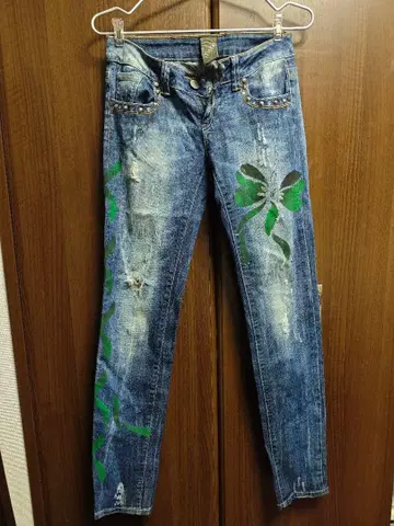 데미지 데님 그린 나비 디자인