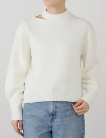 새상품급 라토타리테 컷 아웃 하이넥 니트