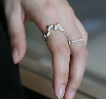 Heart loop ring