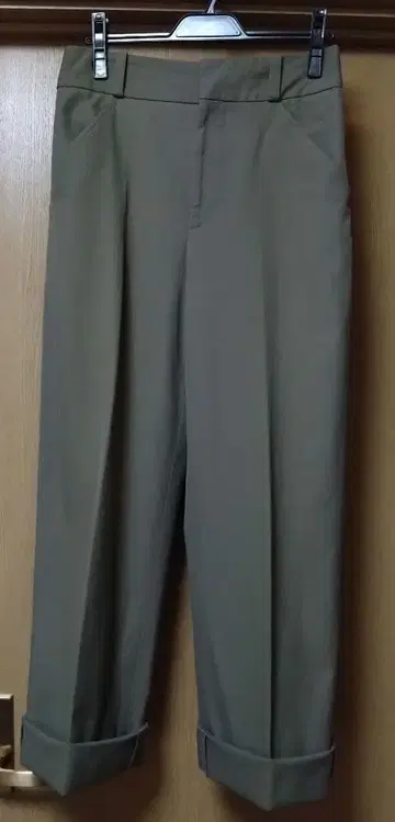 마가렛호웰 울 코튼 트윌 롱 팬츠 2 카키