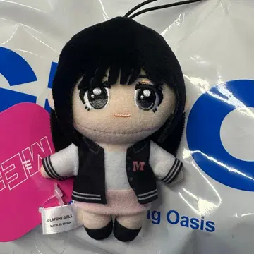 ME:I 모모나 GIGO 봉제 인형