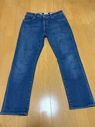 트라마로사 레오나드 슬림